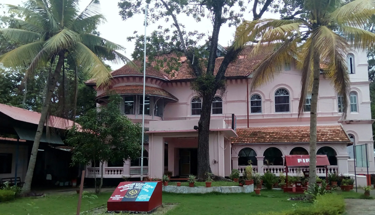 kollam tourist spots,top attractions in kollam,must-visit places in kollam,best places in kollam,jatayu earth’s center kollam,thangassery lighthouse,palaruvi falls kollam,kollam travel guide