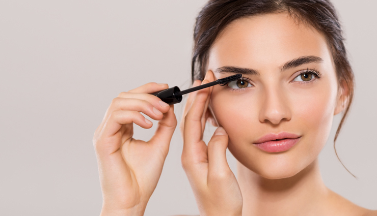 home remedies,home remedies for long eyelashes,long eyelashes,beauty tips,skin tips,Olive Oil,vaseline,coconut oil,eggs,green tea,coconut oil and lavender essential oil,aloe vera,almond oil,castor oil,brush the eyelashes,beauty tips