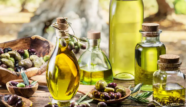 home remedies,home remedies for long eyelashes,long eyelashes,beauty tips,skin tips,Olive Oil,vaseline,coconut oil,eggs,green tea,coconut oil and lavender essential oil,aloe vera,almond oil,castor oil,brush the eyelashes,beauty tips