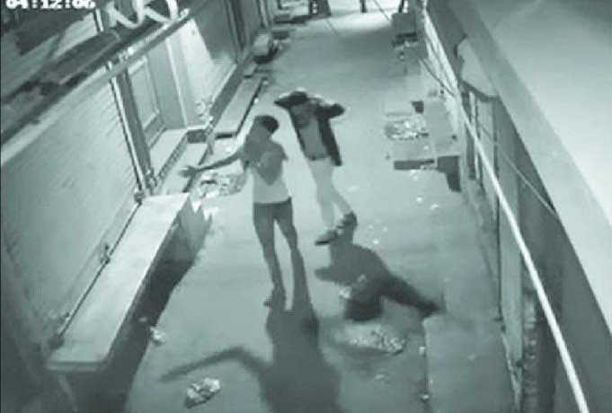 cctv footage,thief,delhi,dance