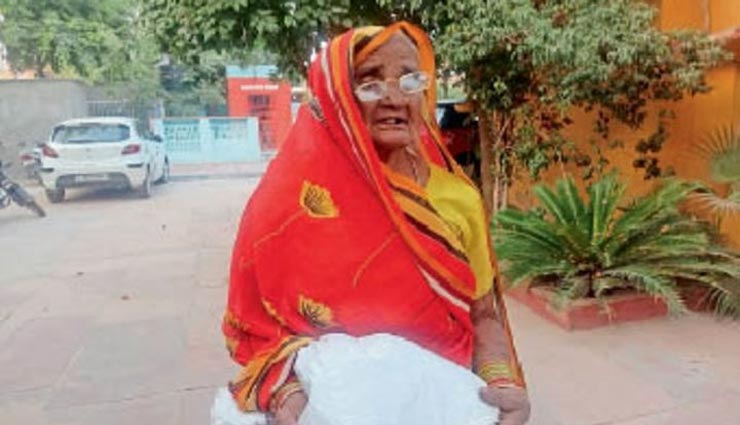 भरतपुर : बैंक के बाहर बाइक की डिक्की से चोरी हुआ 1 लाख 60 हजार रुपए का बैग, CCTV में कैद हुई वारदात