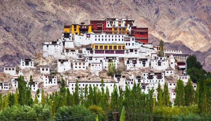 ladakh monasteries guide,surreal gompas in ladakh,amiable monastic sites,ladakh spiritual retreats,buddhist monasteries in the himalayas,ladakh cultural landmarks,picturesque gompas in ladakh,spiritual sites of ladakh,best monastic experiences in ladakh,iconic ladakh gompas