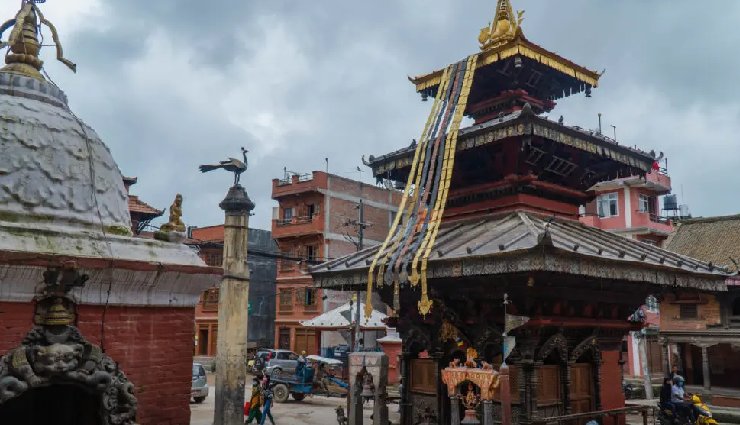 places to visit in bhaktapur,bhaktapur attractions,bhaktapur durbar square,55 windows palace,nyatapola temple,taumadhi square,thimi bhaktapur,siddha pokhari,changu narayan temple,bhairavnath temple,nagarkot views