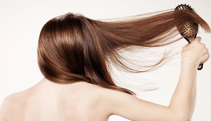 आज से ही छोड़ दे ये 5 आदतें, बढ़ने लगेगी पतले बालों की समस्या