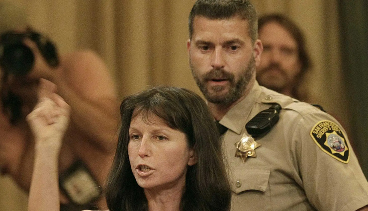 chewing gum,firecrackers,e-cigarettes,shisha,public nudity,owning or trading exotic animals,taking durian onto public transportation,gathering in groups of more than 3 people,purchasing alcohol,cats in residential flats,singapore,things that are strictly banned in singapore,things banned