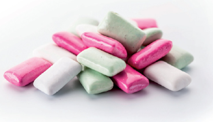 chewing gum,firecrackers,e-cigarettes,shisha,public nudity,owning or trading exotic animals,taking durian onto public transportation,gathering in groups of more than 3 people,purchasing alcohol,cats in residential flats,singapore,things that are strictly banned in singapore,things banned