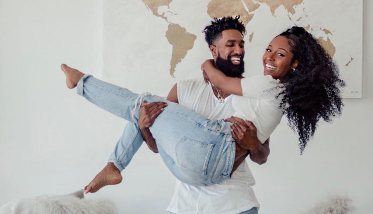 5 Things Every Guy Expects in Bed