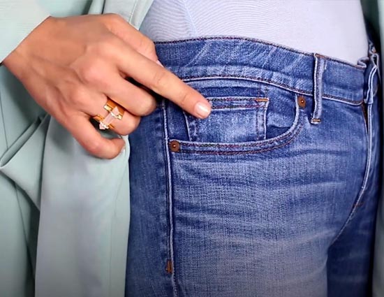 भूलकर भी इन चीजों को न रखें अपनी पॉकेट में वरना पड़ सकता है पछताना