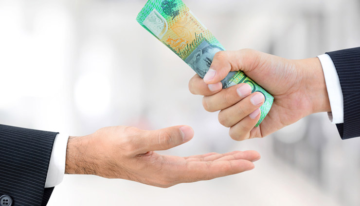 कभी भी उधार ना ले ये 6 चीजें, बनती है आपके दुर्भाग्य का कारण 