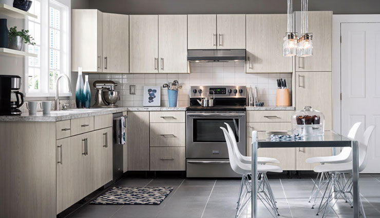 किचन से जुडी ये चीजें बनती है दरिद्रता का कारण, ध्यान रखना बेहद जरूरी 