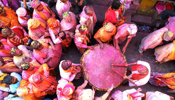 Holi 2019- 5 Things To Bring Home For Money Problems