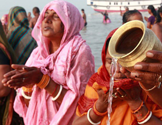 Makar Sankranti- Things To Donate on Makar Sankranti According to Sun sign