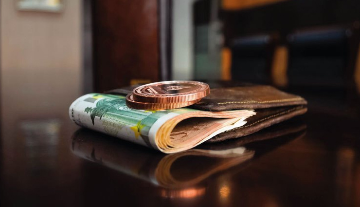 things to keep in purse,attract goddess laxmi,astrology tips