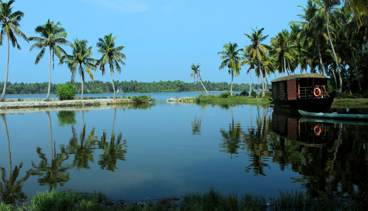alleppey backwaters: venice of the east,kumarakom backwaters: natures paradise,kollam backwater cruise: a serene experience,vembanad lake: largest backwater in kerala,backwater houseboats: luxury on keralas waters,kuttanad backwaters: keralas rice bowl,ashtamudi lake: quaint backwater destination,backwater homestays in kerala: authentic experiences,bird watching in kerala backwaters,fishing villages along kerala backwaters
