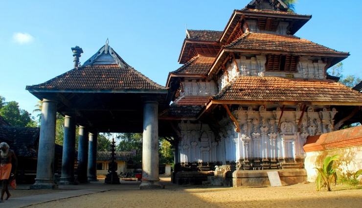temples in thrissur kerala,must-visit temples in thrissur,famous temples in thrissur,thrissur temple tour,ancient temples in kerala,spiritual places in thrissur,top temples in thrissur,cultural temples in thrissur,pilgrimage sites in thrissur,historic temples in kerala