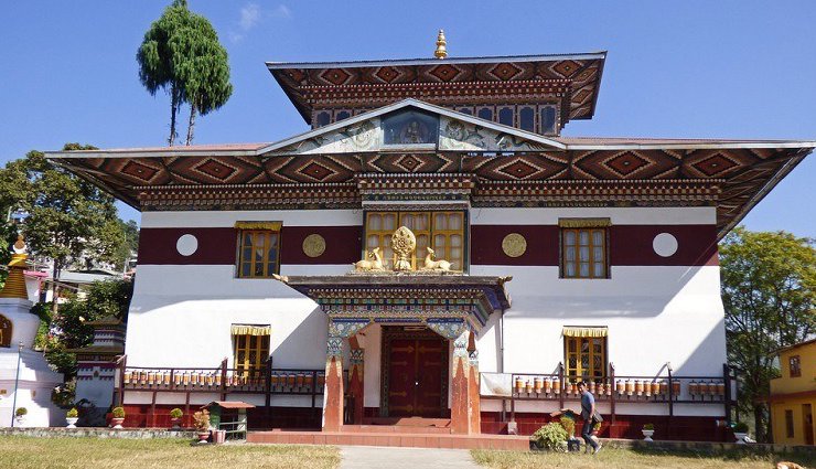 kalimpong,west bengal,must visit places,zang dhok palri phodang monastery,deolo hill,morgan house,cactus nursery,thongsa gompa,dr grahams homes,flower nurseries,kalimpong science centre,lava,neora valley national park