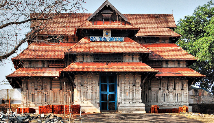 places to visit in kerala,must-visit destinations in kerala,top tourist spots in kerala,kerala travel guide,keralas best attractions,exploring keralas beauty,kerala sightseeing spots,kerala vacation destinations,kerala travel tips,kerala tourist hotspots