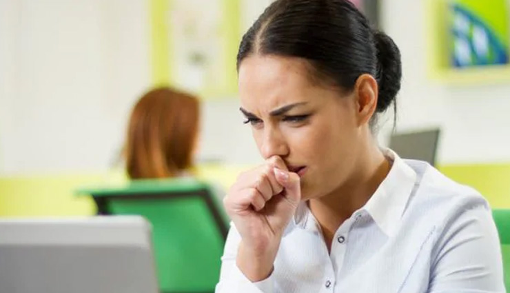 5 Natural Remedies To Treat Dry Throat