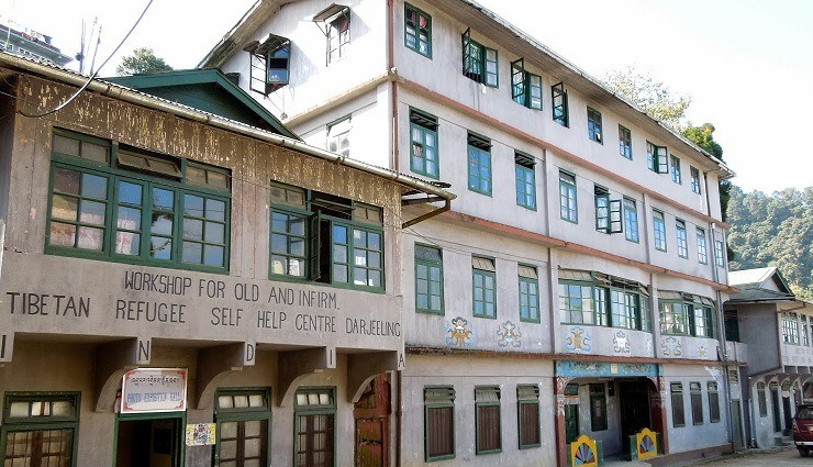 tourist attractions in darjeeling,places to visit in darjeeling,darjeeling sightseeing spots,famous landmarks in darjeeling,top tourist destinations in darjeeling,cultural heritage sites in darjeeling,darjeeling himalayan railway,tea gardens in darjeeling,darjeeling mall road,tiger hill sunrise view