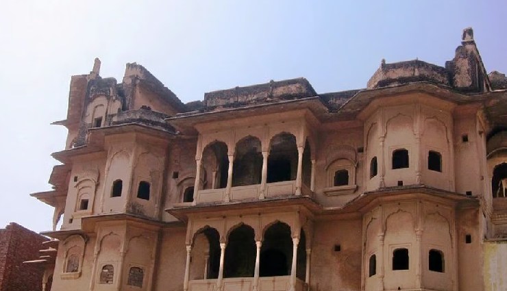 jhunjhunu,rajasthan,shekhawati,havelis,frescoes,rani sati temple,khetri mahal,modi haveli,mandawa,badalgarh fort,nawalgarh,tibrewala haveli,ganeriwala haveli,alsisar mahal,sun temple,indian heritage,indian culture,historical sites,tourist attractions,travel destinations