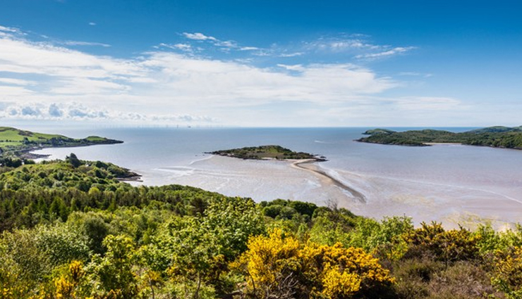 tidal islands,tidal islands in the world,st michaels mount,uk,modo,south korea,newquay island,mont saint-michel,france,haji ali dargah,india,rough island