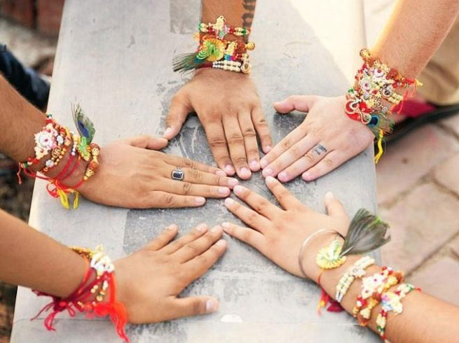 tie rakhi to these people,rakhi 2018,rakhi special