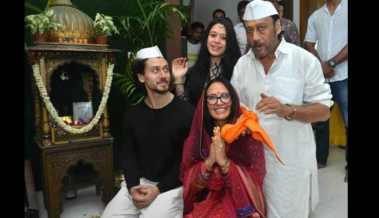 Ganesh Chaturthi 2018- Tiger Shroff Welcomed Ganpati With Whole Family