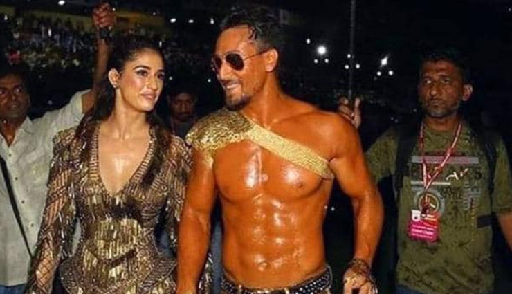 गोल्डन कलर के ग्लिटरी ऑउटफिट्स में नजर आए टाइगर-दिशा, ISL की ओपनिंग पर दिया धमाकेदार परफॉर्मेंस, देखें Video 