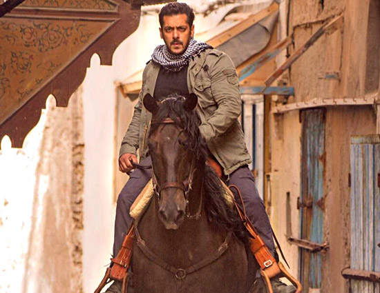 'टाइगर जिंदा है' : धुआंधार पाँचवाँ वीकेंड, कुल कमाई 333 करोड़