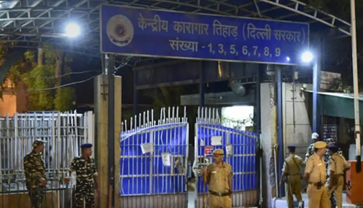 दिल्ली: तिहाड़ जेल में भिड़े दो गुट, 15 कैदी हुए घायल
