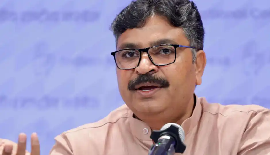 सोनम वांगचुक मामले पर टीकाराम जूली का केंद्र पर हमला, बोले- सरकार तानाशाही तरीके से आंदोलन दबाना चाहती है