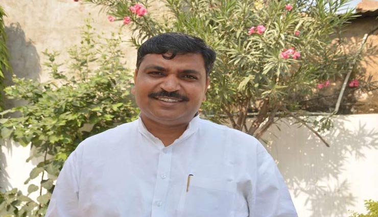 अलवर : मुख्यमंत्री गहलोत के बाद अब संक्रमित हुए श्रम राज्य मंत्री टीकाराम जूली, पत्नी व बेटी भी पॉजिटिव