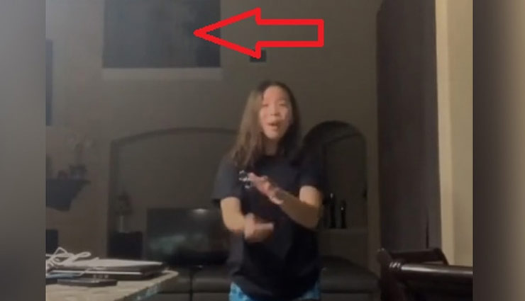 TikTok वीडियो बना रही थी लड़की, पीछे हुआ  कुछ ऐसा, देखने वालों की बोलती हुई बंद, Video वायरल 