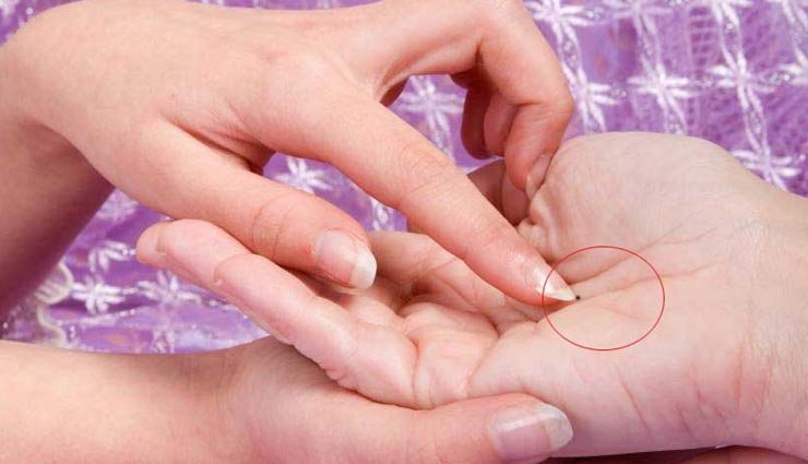 हथेली में तिल देता हैं शुभ-अशुभ संकेत, जानें कौनसा आपके लिए भाग्यशाली astrology tips,astrology tips in hindi,mole on hand