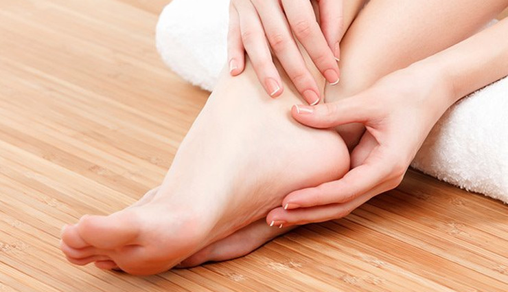पाँव की सुन्दरता भी बेहद जरूरी, इन ब्यूटी टिप्स कि मदद से रखें इनका ख्याल