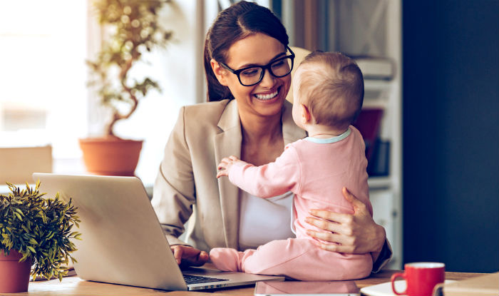 कामकाजी महिलाओं पर होती है दोहरी जिम्मेदारी, इस तरह रखें अपने बच्चों को खुश tips for working women,tips to keep children happy