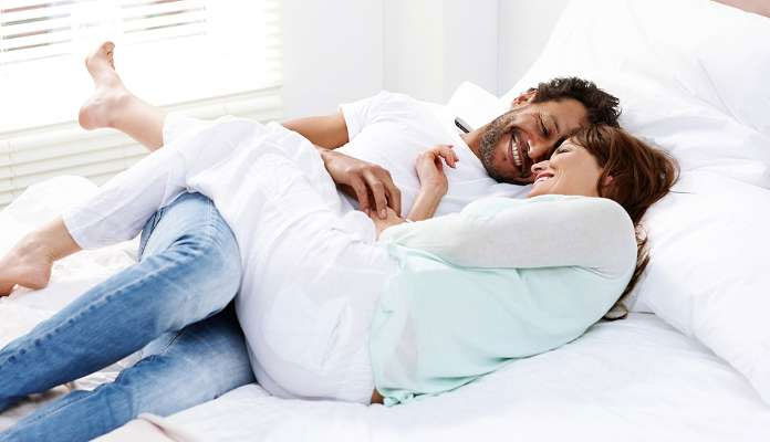 बेहतर सेक्स के लिए माहौल बहुत मायने रखता हैं, जानें कैसे करें शुरुआत good environment for better intimacy,intimacy tips,sex tips,relationship tips