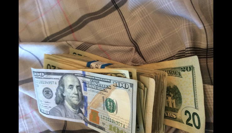 राशिनुसार जरूर करें ये उपाय, बनाएँगे आपको धन के भंडार का स्वामी 