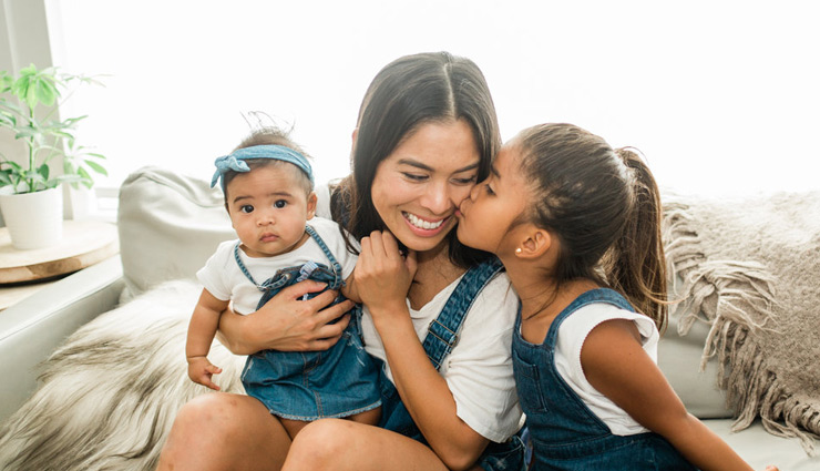 वर्किंग मदर का पूरा साथ दे रहे आज के पुरुष, बदली परंपरागत छवि