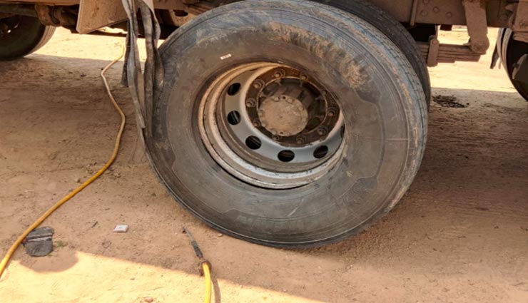 मध्यप्रदेश : हवा भरते समय फटा ट्रक का टायर, उछलकर 20 फीट दूर जाकर गिरे युवक के शरीर के हिस्से