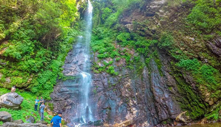 tirthan valley,tourist attractions in tirthan valley,places to visit in tirthan valley,great himalayan national park,chhoie waterfall,chehni kothi,shringa rishi temple,jibhi waterfall,jalori pass