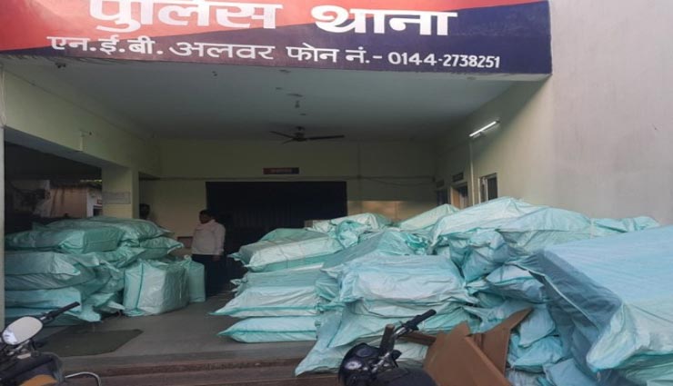 अलवर : पुलिस ने जब्त किया 17 लाख रुपए का तम्बाकू, अतिरिक्त संग्रहण के खिलाफ कारवाई