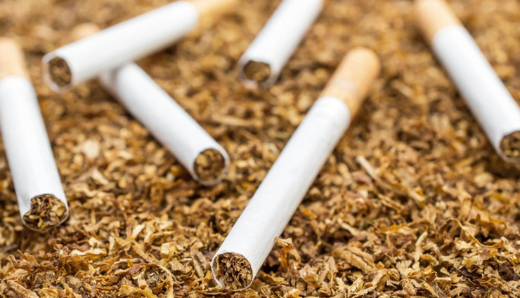 black spots on tongue,lingual melanosis,tongue discoloration,oral hygiene tips,tongue scraping benefits,hydration for oral health,healthy diet for tongue health,natural mouth rinses,oil pulling benefits,tobacco and oral health,probiotics for oral hygiene,tongue health remedies,tongue care tips,causes of black spots on tongue,oral health awareness