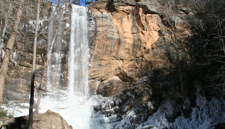 georgia stunning waterfalls,best waterfalls to visit in georgia,scenic waterfalls of north georgia,captivating waterfalls in the peach state,natural wonders of georgia: waterfalls,must-see waterfalls in georgia,exploring georgia beautiful cascades,hidden waterfalls in georgia,waterfall hikes in north georgia