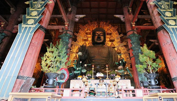 buddhist temples around the world,beautiful buddhist temples,famous buddhist temples,top buddhist temples to visit,buddhist temple travel destinations,shwedagon pagoda myanmar,tigers nest bhutan,todaiji temple japan,ulun danu bratan bali,lama temple beijing
