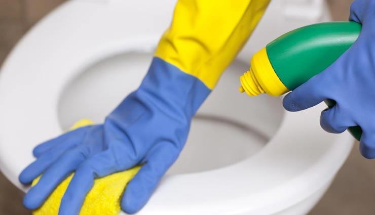 household tips,5 home made toilet cleansers,easy ways to clean toilets,home ingredients to clean toilets,tips to keep toilet clean