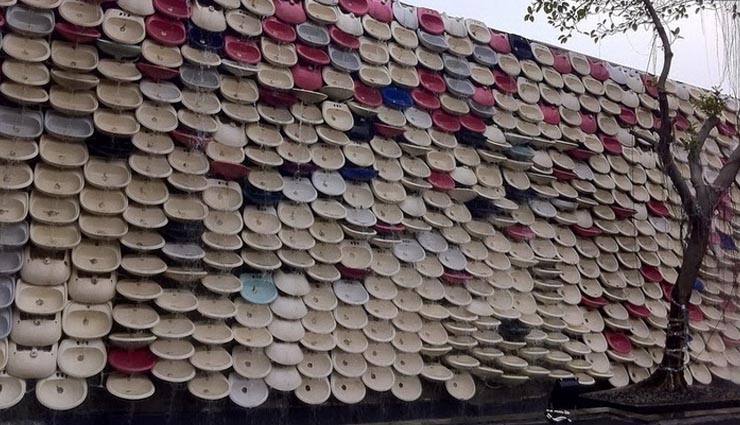 biggest public art of toilet fountain