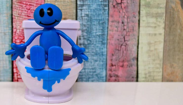 पुरुष टॉयलेट करते समय दे इन बातों पर ध्यान, बचेंगे बीमारियों से