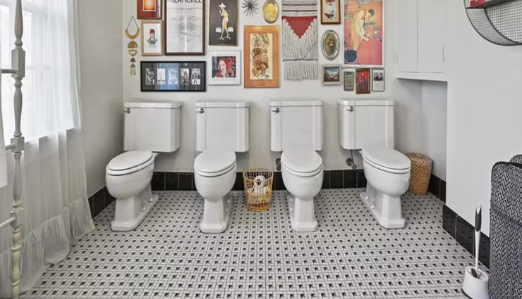 आलीशान घर के बाथरूम में बिना डिवाइडर के लगा डाली लगातार 4 टॉयलेट सीट!