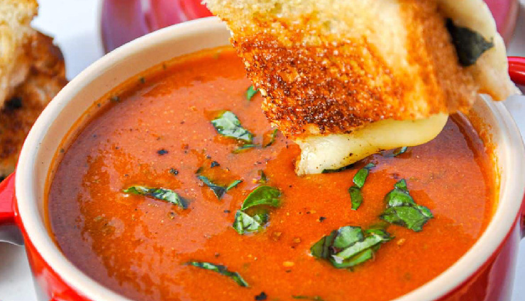 tomato basil soup recipe,creamy tomato basil soup,homemade tomato soup,easy tomato soup recipe,fresh basil soup recipe,healthy soup recipes,vegetarian tomato basil soup,quick tomato soup,tomato basil soup with cream,comfort food soup recipes